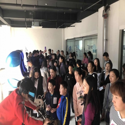 vr體驗(yàn)館加盟多少錢，利潤如何？